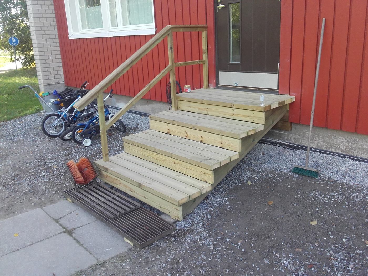 Puuportaat — sisäänkäynnin rakentaminen